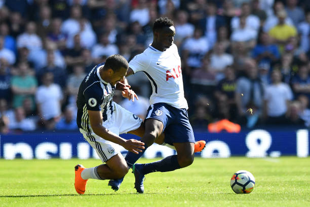 成都vs山东：双方均四外援出战，韦世豪、周定洋、李源一首发.